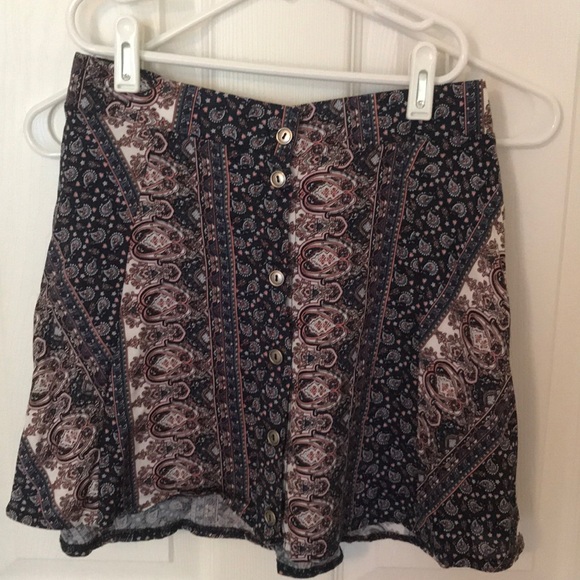 Tilly’s paisley skirt - Picture 1 of 4